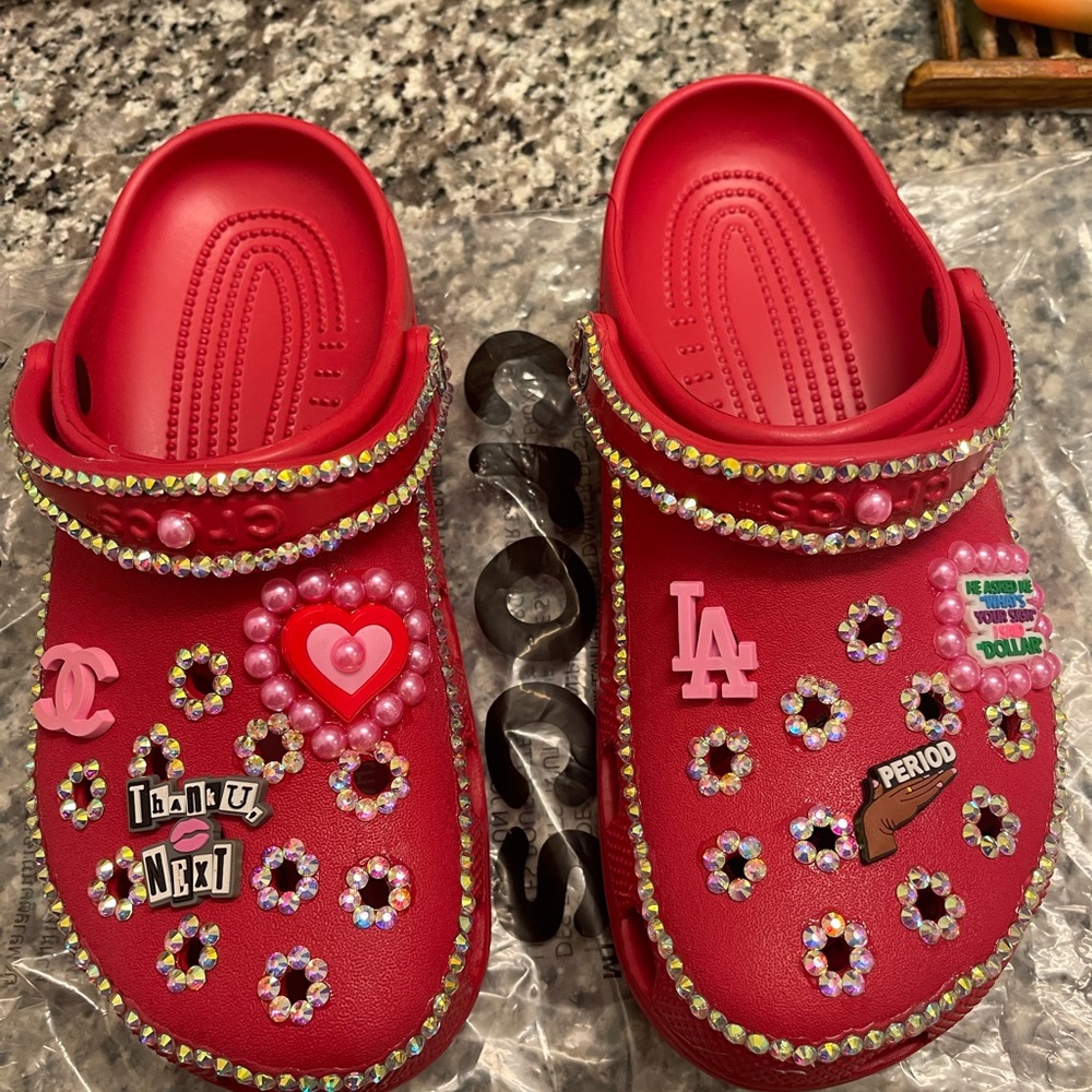 Women’s crocs size 10